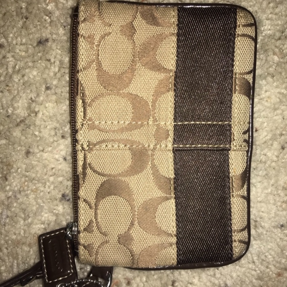 Coach wristlet. Like new!